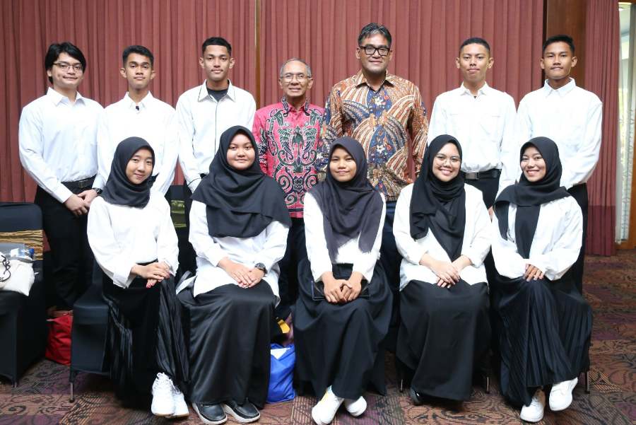 Kisah Arryan Naufal, Anak Sopir Truk Penerima Beasiswa Prestasi PHR