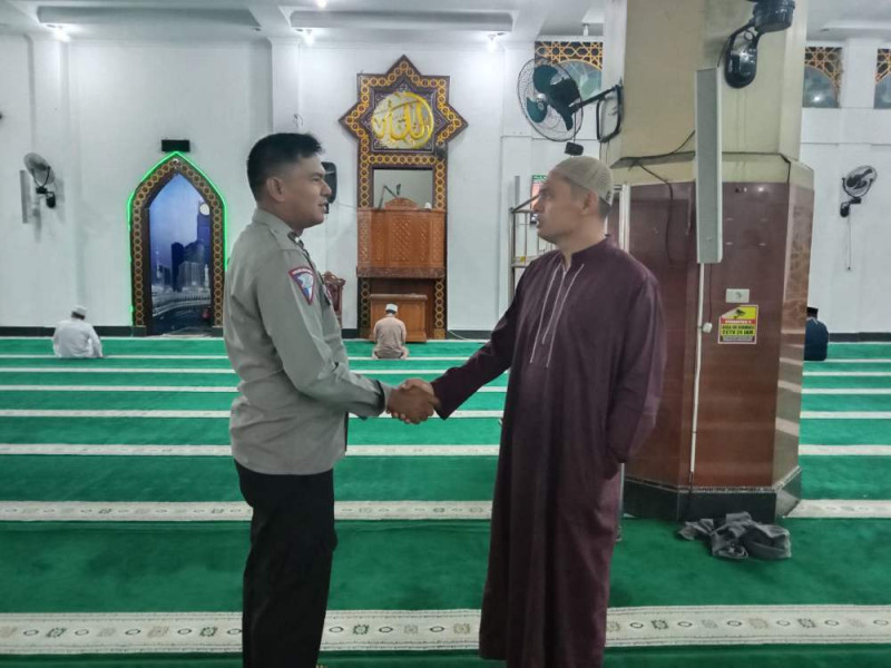 Shalat Subuh Berjamaah, Satlantas Polres Kuansing Gelar Cooling System di Masjid Agung