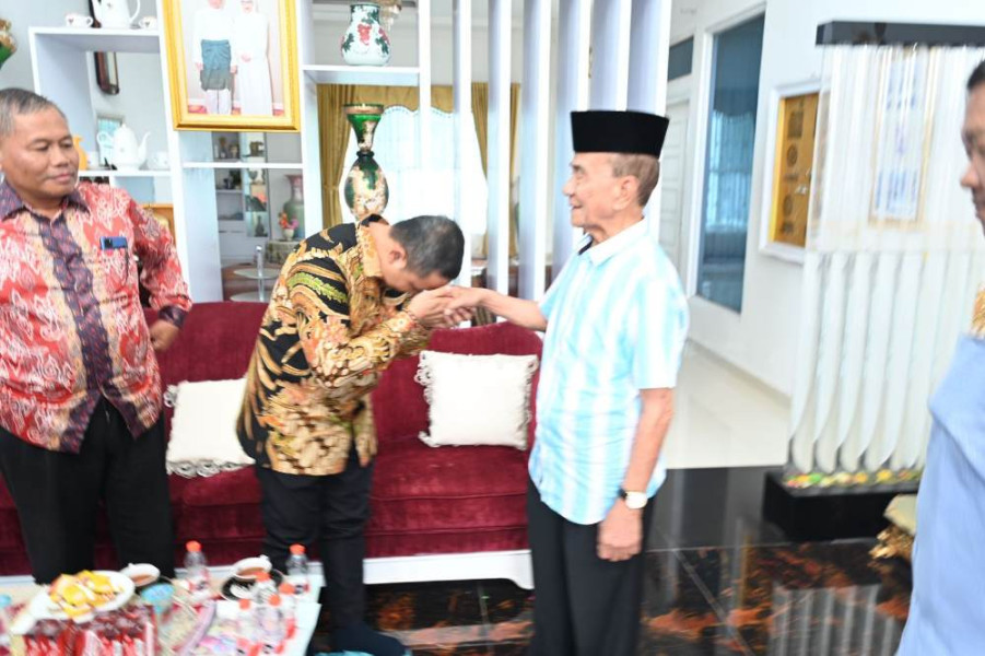 Mantan Ketua Golkar Riau Sebut Anggaran Habis Pembangunan Tak Ada, Siap Turun Menangkan Abdul Wahid