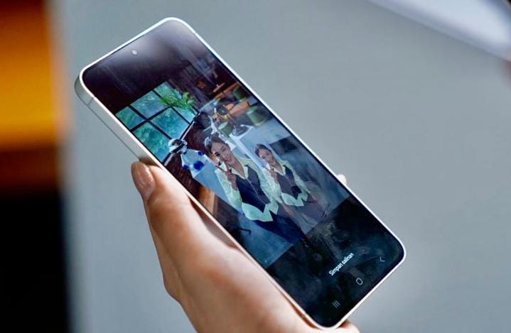 5 Prompt Gemini AI di Galaxy S25 FE Bisa Bikin Foto Level Kamu Naik dalam Sekejap