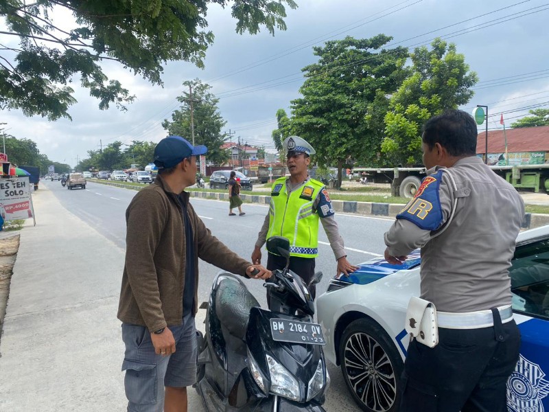 Ditlantas Polda Riau dan Satlantas Jajaran Luncurkan Program November Tertib Helm