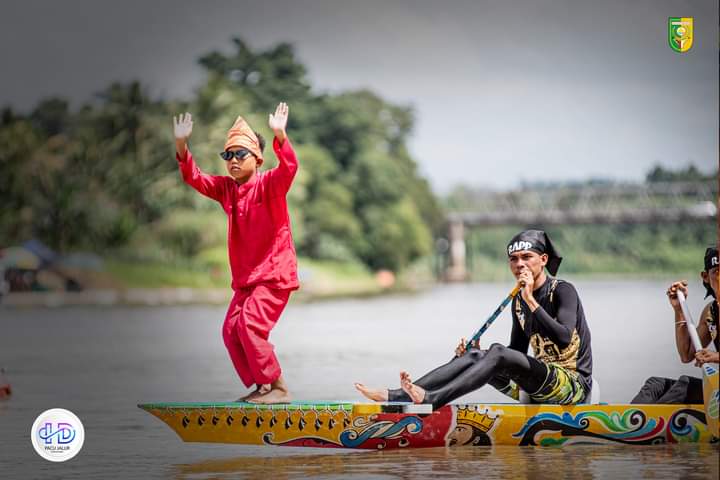 Piawai Melenggak Lenggok di Haluan Jalur, Bocah Asal Pangean Kuansing Tampil di TV Swasta