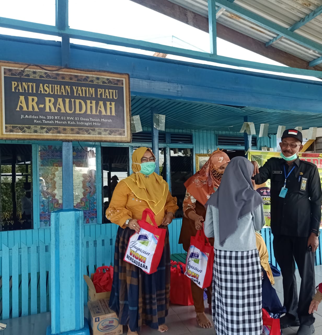 Kunjungi Panti Asuhan di Tanah Merah, Marlis Syarif Pesan Gunakan Waktu untuk Kegiatan Positif