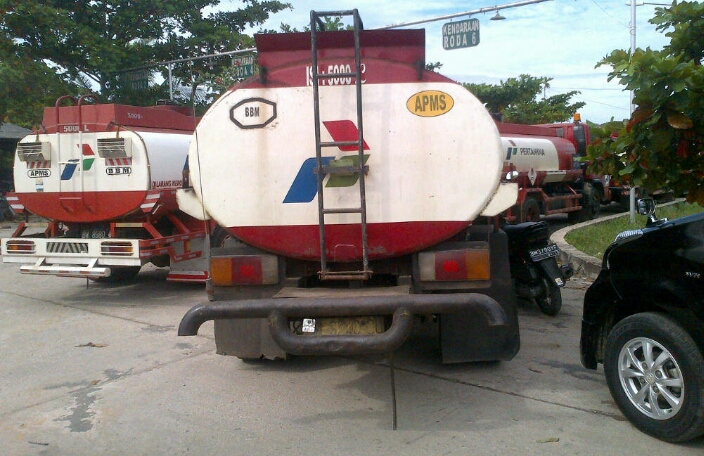 Ini Penyebab dan Penampakan Truknya di Roro Selari 