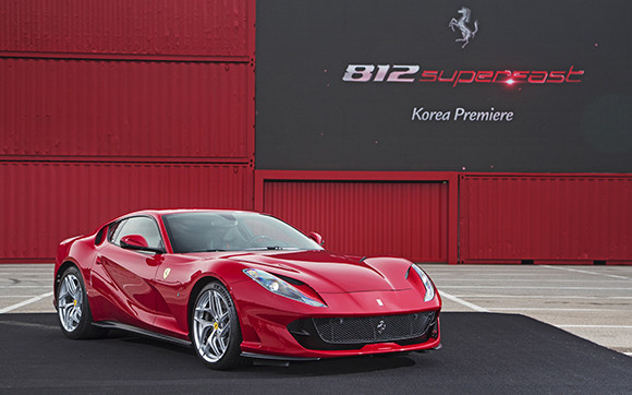 Ferari 812 Superfast Jadi Mainan Baru Orang Kaya Indonesia 