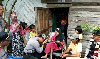 Nenek Rayhana dapat Kunjungan dari Team Jumat Barokah 