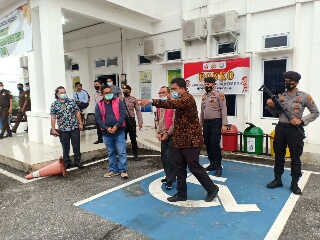 Kejari Kuansing Lakukan Penahanan Dua Tersangka Terkait Proyek Ruang Pertemuan Hotel 