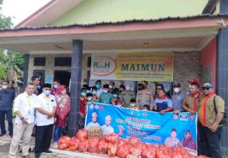 May Day, Bupati Inhu Bersama Serikat Buruh Bagikan Sembako ke Panti Asuhan