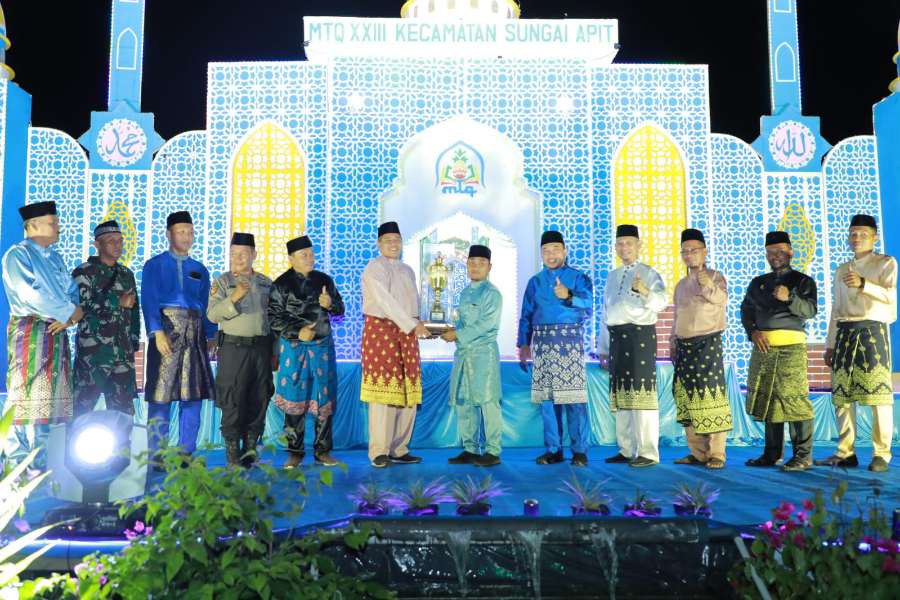 Qoriah Terbaik, Riska Gustari Terima Bonus Satu Ekor Sapi