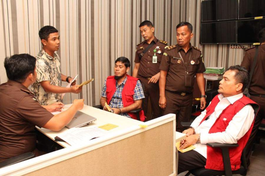 Rugikan Negara Rp 24 Miliar, Kajati Sumut Tahan 2 Tersangka Kasus APD Covid-19