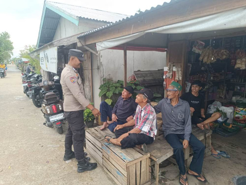 Jumpai Petani Buruh, Polsek Tempuling Ajak Sukseskan Pilkada 2024