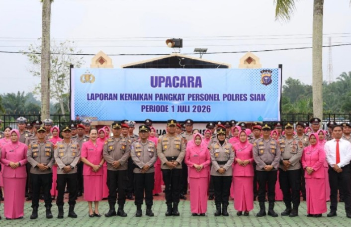 AKBP Sepuh Pimpin Kenaikan Pangkat 63 Personel Polres Siak