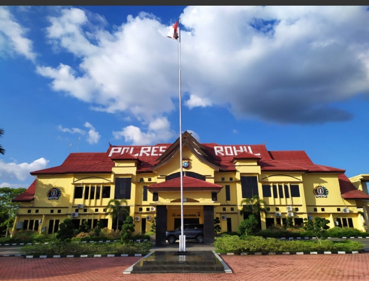 Datangi Mapolres, Warga Sintong Soroti Belum Ditahannya Terduga Kasus Pidana