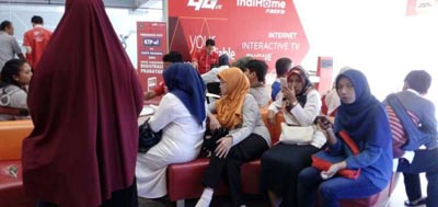 Hari Terakhir Registrasi Kartu, Warga Pekanbaru Serbu Grapari Telkomsel
