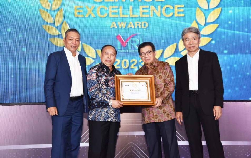 BRK Syariah Raih 2 Penghargaan The 1st Best Convenient Branch Experience dan Call Center dari Infobank