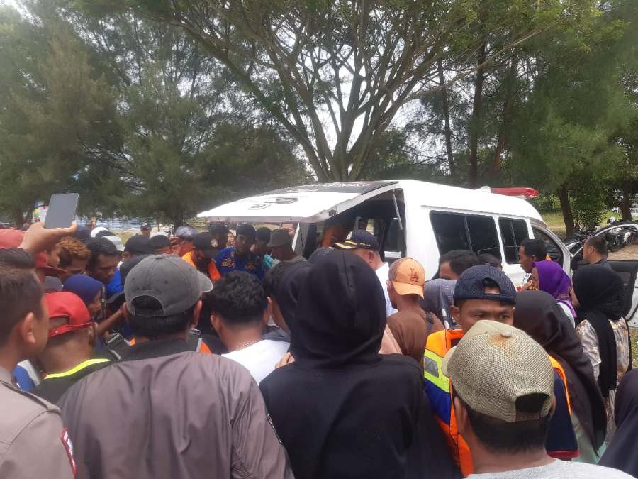 Nelayan Terseret Arus di Pantai Indah Selat Baru Bengkalis Ditemukan Meninggal