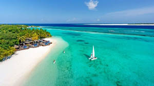 5 Perairan Super Cantik di Dunia Bisa Anda Temukan di Sini!