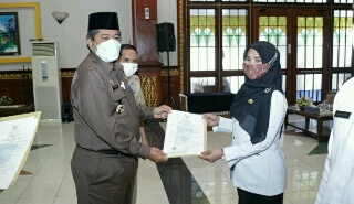 Kabar Baik, Calon PNS Formasi Umum Tahun 2019 Terima SK dari Bupati Alfedri