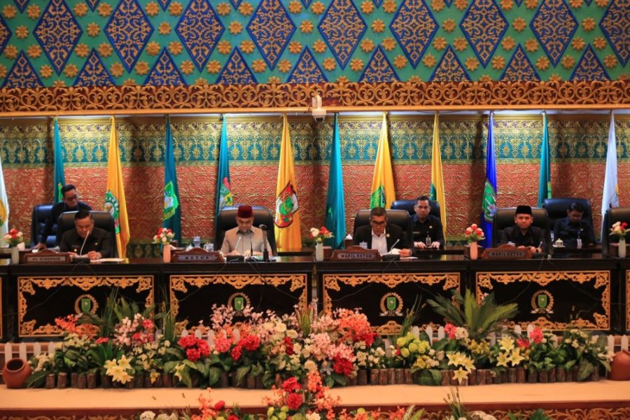 Hasilkan Sejumlah Rekomendasi, DPRD-Pemprov Riau Sepakati LKPJ 2025