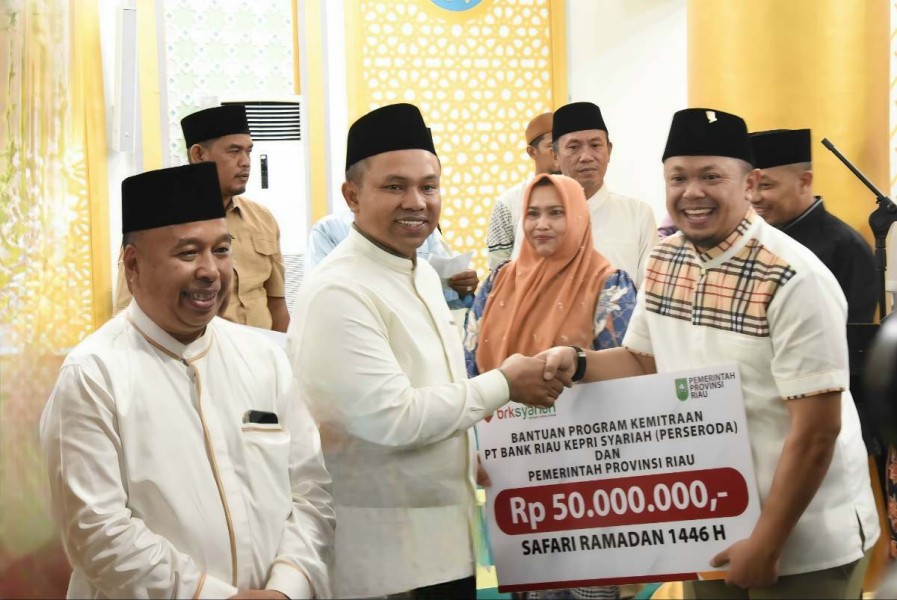 Ramadan Berkah: BRK Syariah Salurkan Bantuan CSR Rp50 Juta untuk Masjid Arafah