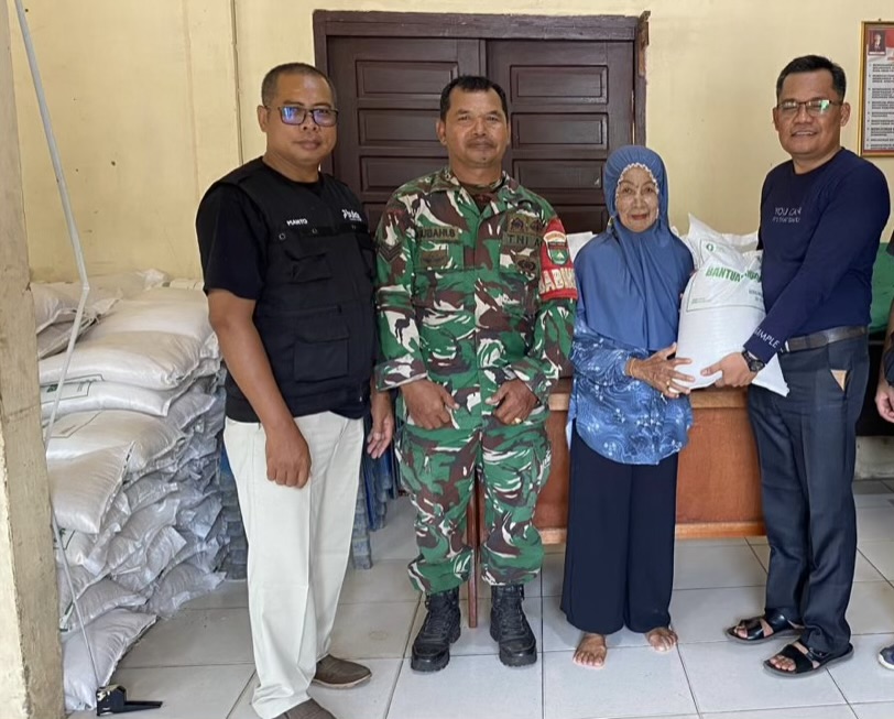 265 Warga Sungai Ara Terima Bantuan Beras, Bulog Salurkan Banpang untuk 67.675 PBP di Inhil