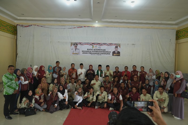 Penuh Haru, Penerima Bantuan Disabilitas Sampaikan Terimakasih Kepada Bupati