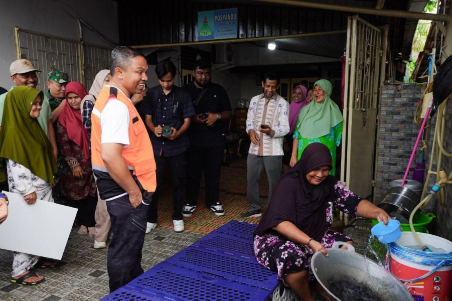 Gubri Wahid Kunjungi Korban Kebakaran, Warga: Terimakasih Pak Gubernur