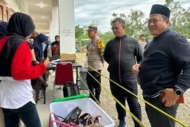 Polres Rohul Monitoring Pengecekan Petugas Sorti dan Pelipatan Surat Suara di Gudang KPU