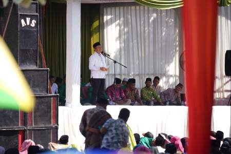 Hadiri Tabligh Akbar, Gubri Terima Sejumlah Aspirasi Masyarakat Singingi Hilir