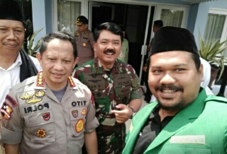 Ketua GP Ansor Riau dan 10 Kyi Khos Bertemu Panglima TNI dan Kapolri 