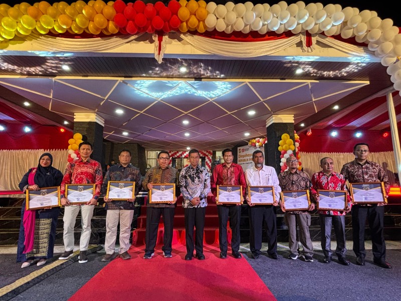 SKK Migas Sumbagut dan KKKS Hulu Migas Raih Penghargaan CSR dari Bupati Kampar