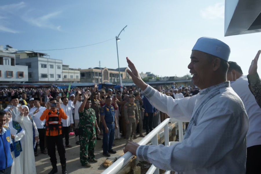 Diiringi Suasana Haru, Bupati Inhil Lepas Keberangkatan 307 JCH Kloter 7