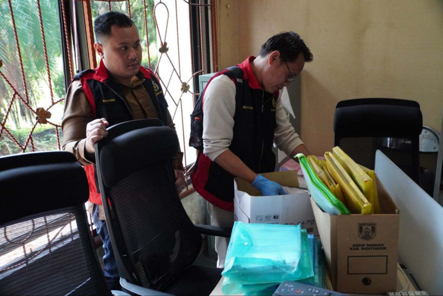 Penyidik Kejati Sumsel Geledah Kantor PUPR dan ULP Banyuasin, Sita Sejumlah Dokumen