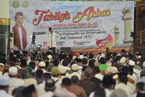 FKIJK Riau Taja Tablig Akbar Bersama Ustadz Abdul Somad 