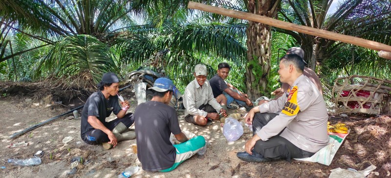 Ciptakan Pilkada Damai, Polsek Rokan IV Lakukan Cooling System Bersama Warga