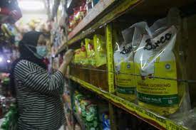 Siap-Siap Beli, Mulai Hari Ini Minyak Goreng Dijual Cuma Rp 14 Ribu!