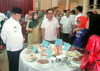 Bupati Wardan Didampingi Ketua TP PKK Zulaikhah Buka Lomba Cipta Menu Tingkat Kabupaten Inhil