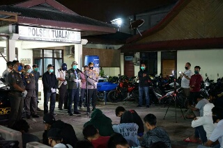 Bupati dan Kapolres Berikan Imbauan kepada 116 Warga yang Berkeliaran Saat Jam Malam