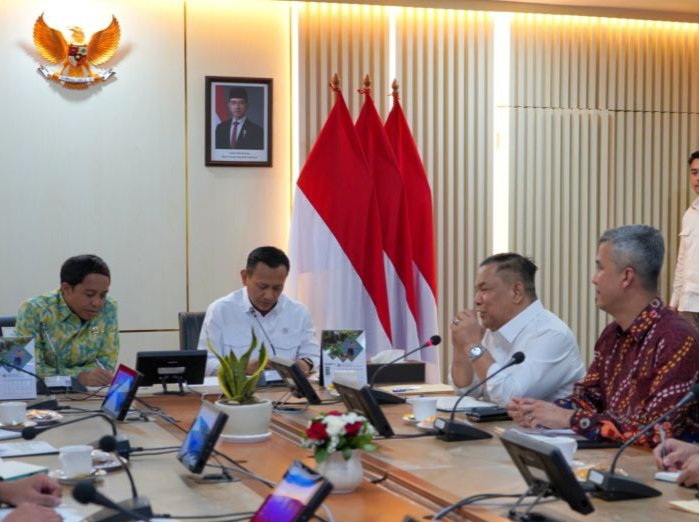 Bahas TNTN hingga Jalan Dumai–Sinaboi, Plt Gubri Riau Temui Menhut Raja Juli