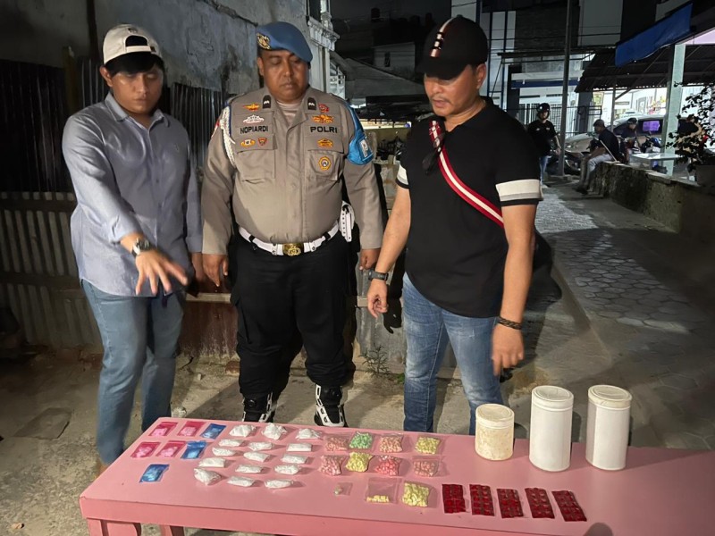 Kurang dari 24 Jam, Polisi Tangkap Pelaku Penimbun Narkoba dalam Pasir di Pekanbaru