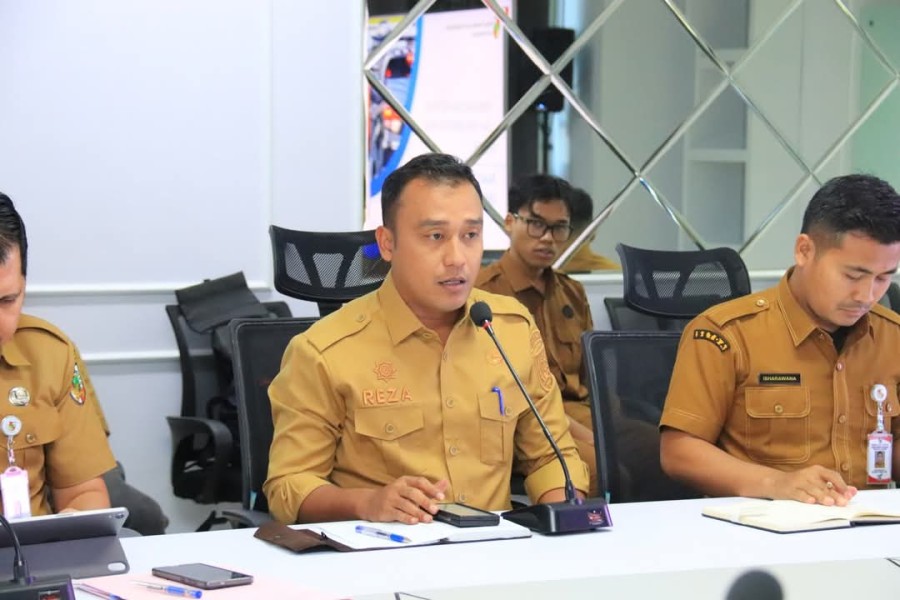 Sampah Liar Masih Muncul di Perbatasan, DLHK Pekanbaru Gandeng LPS Lakukan Patroli Malam