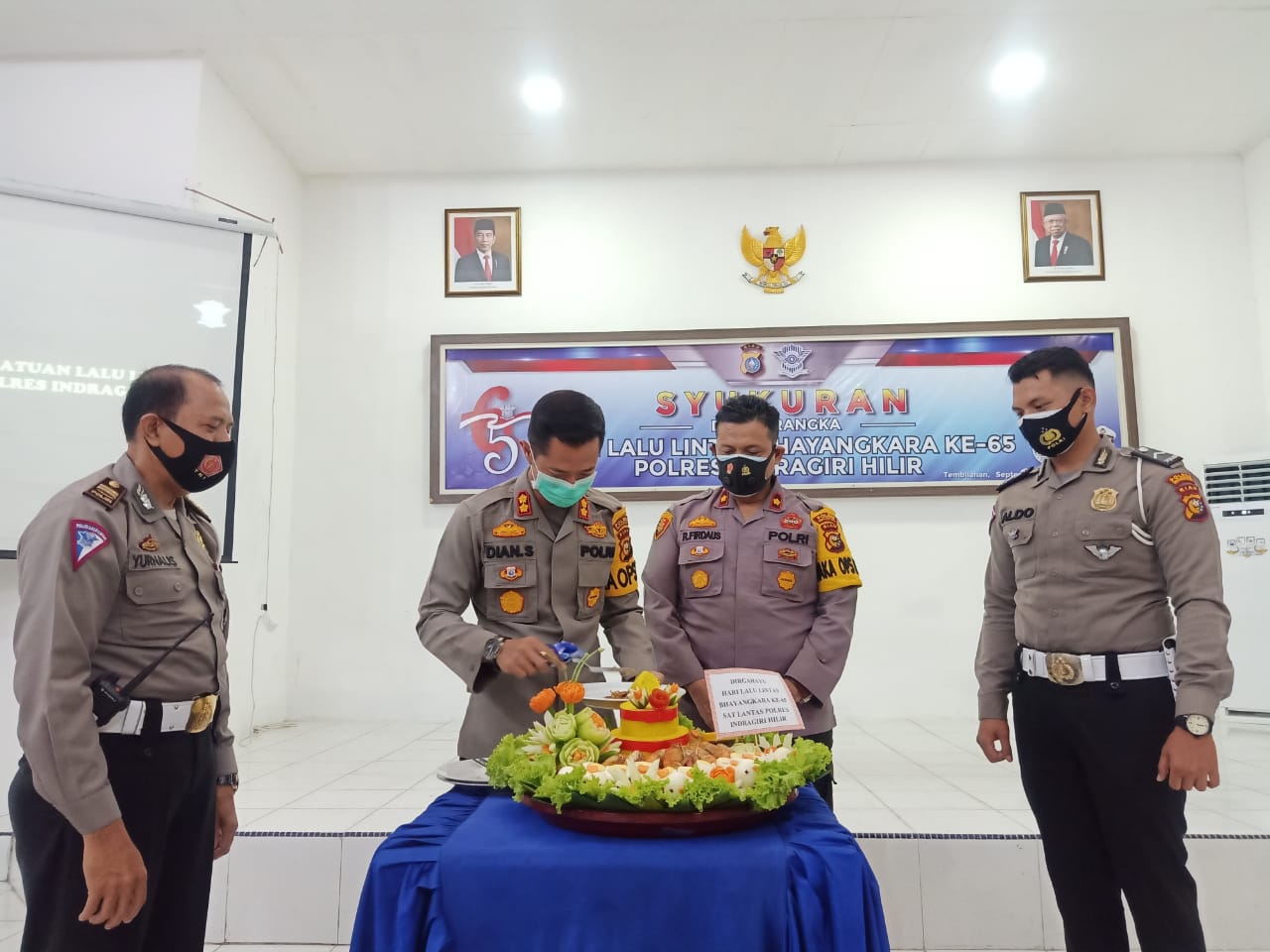 Hari Lalu Lintas Bhayangkara, Polres Inhil Gelar Syukuran dan Beri Penghargaan Personil Berprestasi