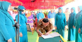 Ketua DPC TP PKK Inhil Saksikan Pelantikan 6 Ketua TP PKK Desa Kecamatan Keritang