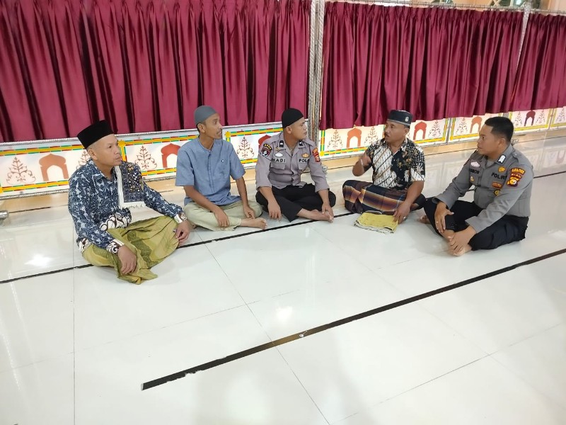 Polsek Kabun Sampaikan Pesan Pilkada Damai kepada Jamaah Masjid Al Fajar