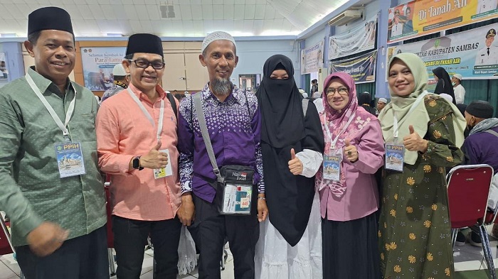 Dua Jamaah Asal Pekanbaru, Tutup Kepulangan Jamaah Haji Riau 1446 H
