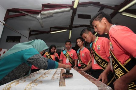 Bujang Dara Pelalawan Ingin Promosikan Batik Bono