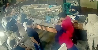 Pakai Embel-embel Ancam Cabut Izin, Satpol PP Denda Warung Kopi Rp500.000, Pekerja: Kami Serba Salah