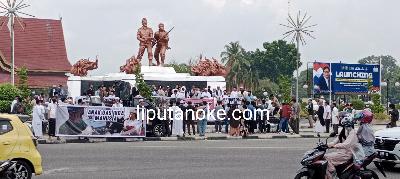 Teriakan Ustadz Kami Bukan Ustadz Radikal, Massa Bela UAS Protes Tudingan Pihak Singapura