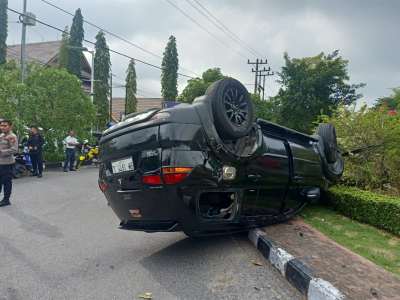 Pengemudi Pajero Tabrak Median Jalan Tugu Keris Ternyata Seorang Dokter, Begini Kondisinya