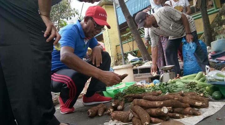 Pasar Rubiah Amburadul, Parkir Sembarangan Sebabkan Macet